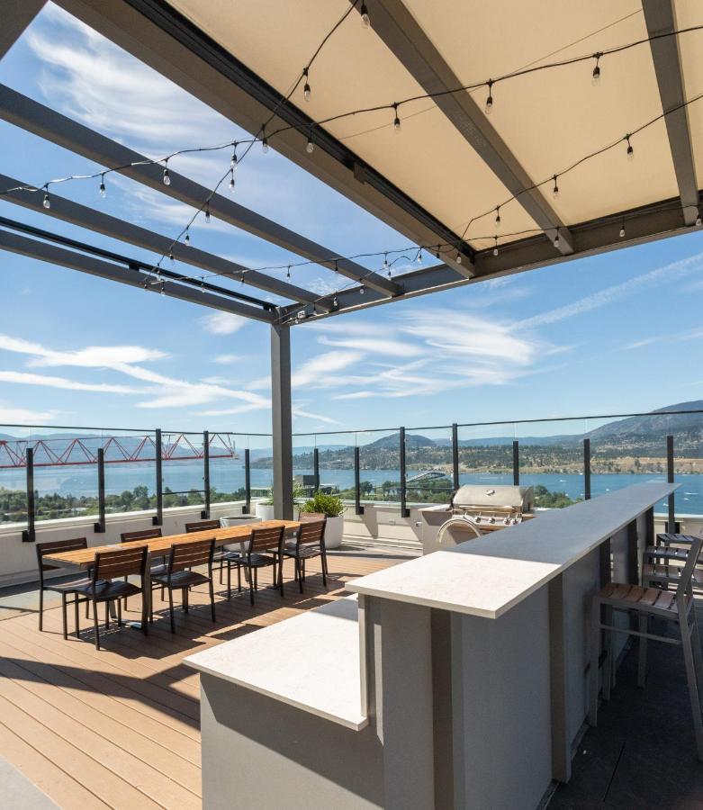 Awesome View 21 Two Bedroom One Bath Downtown Lake View Near Beach Келоуна Экстерьер фото